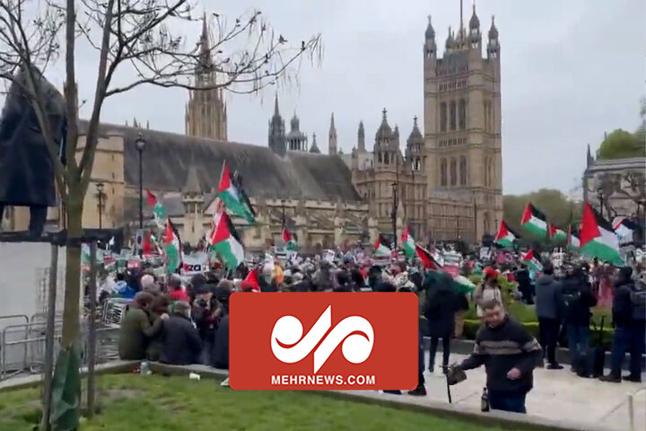 Londra'da binlerce kişi Gazze için yürüdü Londra'da binlerce kişi Gazze için yürüdü