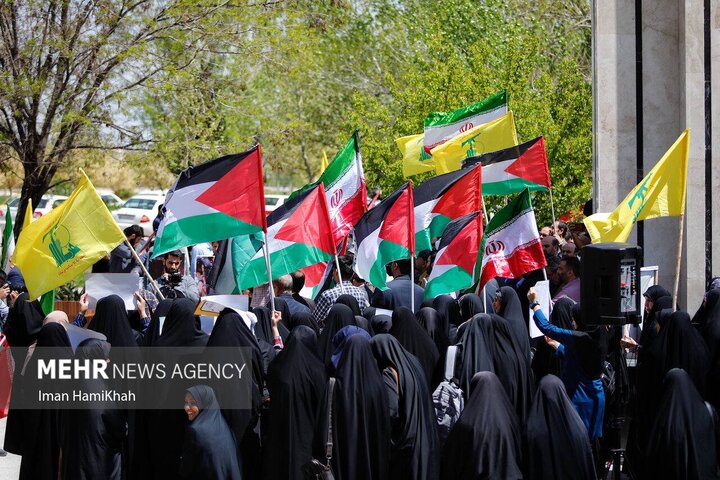 İran üniversitelerinden ABD'li öğrencilerin Filistin eylemlerine destek