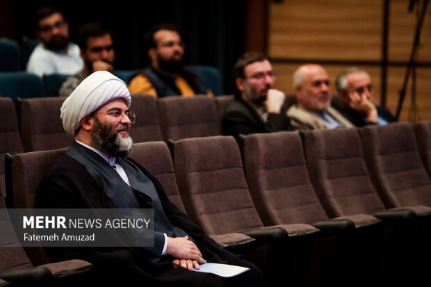 حجت الاسلام محمد قمی رییس سازمان تبلیغات اسلامی در همایش قدس از چشمان آقای نادر