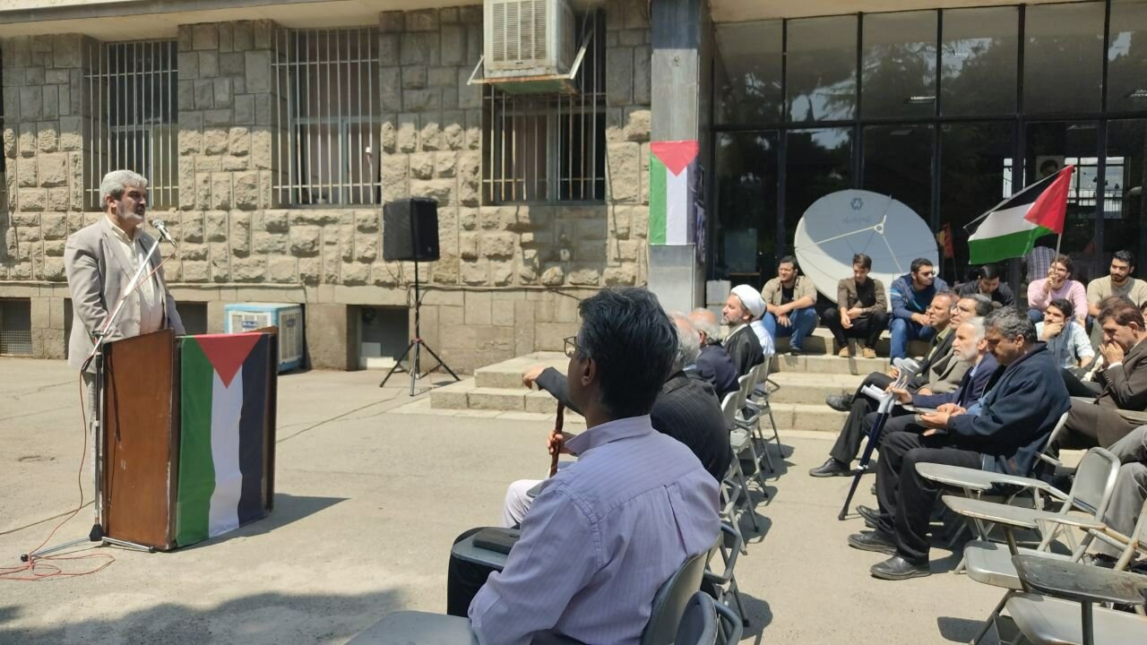 وقفة تضامنية في جامعة خواجه نصير في طهران