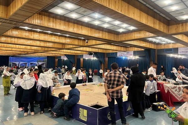 افتخار آفرینی دانش آموزان همدانی در مسابقات کشوری رباتیک