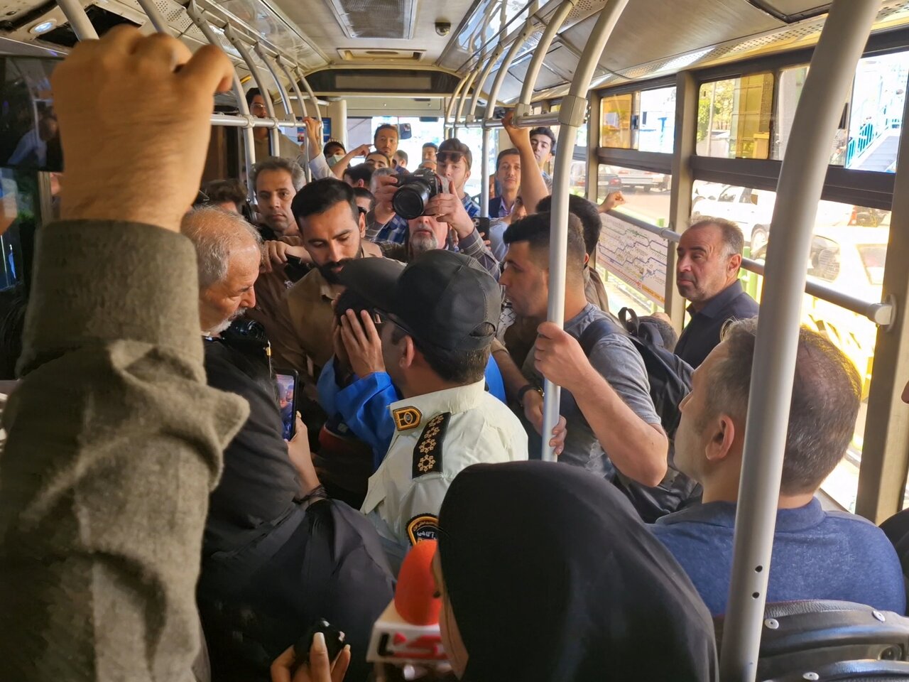ماجرای ضرب و شتم در اتوبوس BRT/ هشدار پلیس به مجرمان
