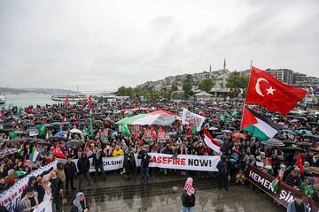 İstanbul'daki Filistin yürüyüşüne on binler katıldı