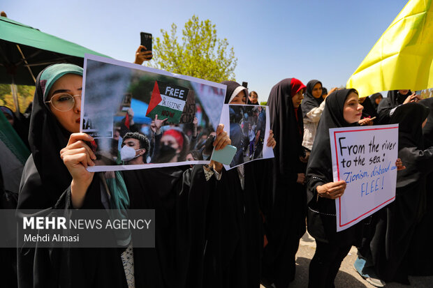 تجمع دانشگاهیان زنجان در حمایت از خیزش دانشجویان آمریکایی