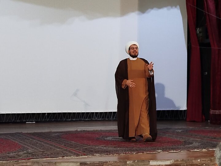 نسل کنونی جامعه در جنگ تمام عیار رسانه ای قرار دارند نسل کنونی جامعه در جنگ تمام عیار رسانه ای قرار دارند