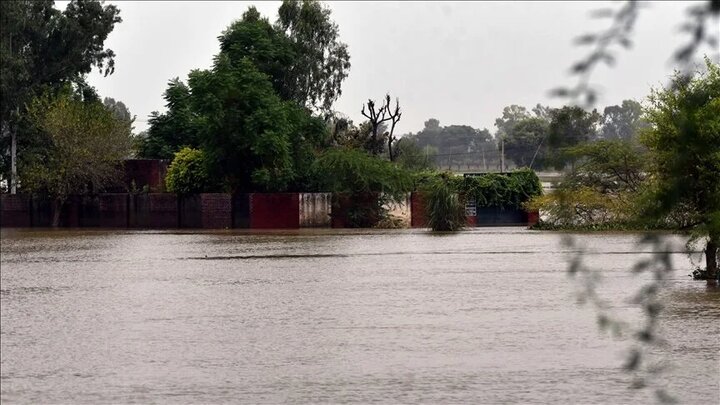 Heavy flooding in Pakistan claims 17 lives