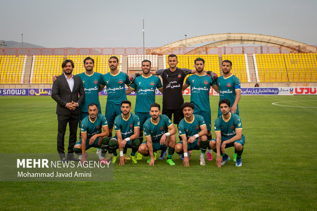 دیدار تیم‌های فوتبال شمس آذر قزوین با پیکان