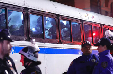 Dozens arrested, loaded onto police buses at Columbia Uni.