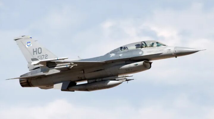 F-16 jet crashes near Holloman Air Force Base in New Mexico