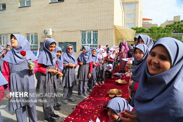 İran'daki Öğretmenler Günü'nden kareler