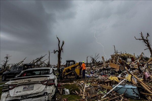 Kansas tornado kills 1, destroys over 20 homes