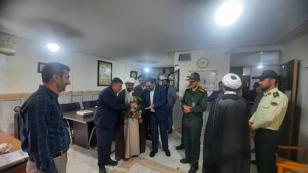 زنگ سپاس در آیین روز معلم در  پاسارگاد به صدا در آمد