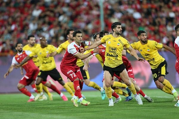 تیم فوتبال پرسپولیس و سپاهان