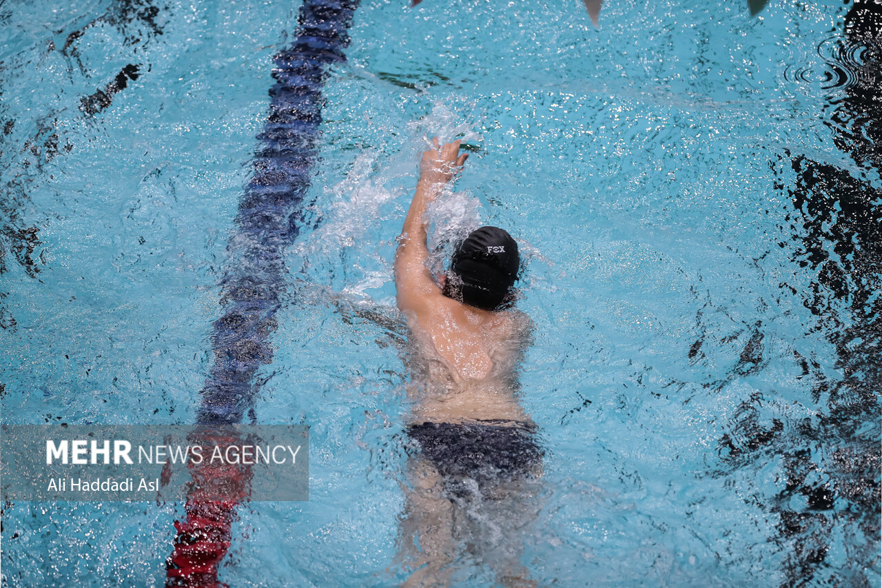 درخشش تیم شنا دانش‌آموزی همدان پس از ۱۷ سال/شناگر همدانی طلایی شد