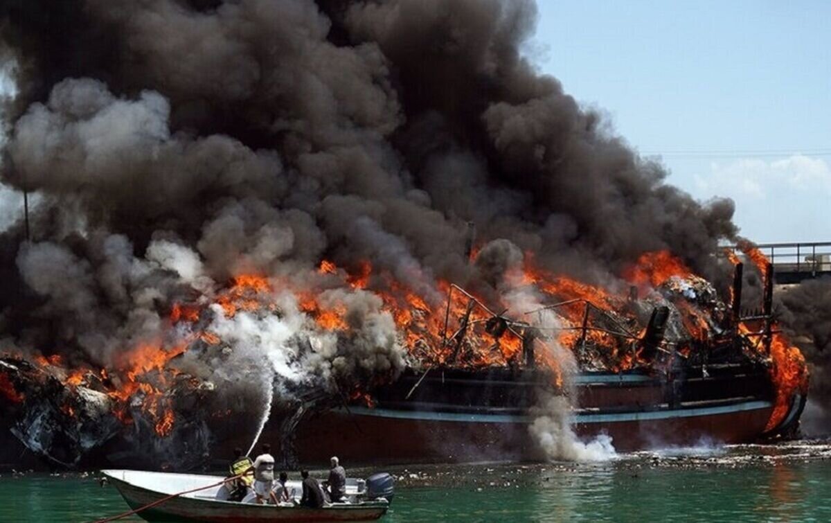 سه سرنشین لنج آتش گرفته در آبهای جزیره هرمز جان باختند