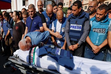 UNESCO awards press prize to Palestinian journalists in Gaza