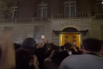 غزہ کے حامیوں کی تحریک زور پکڑنے لگی؛ مظاہرین کا کولمبیا یونیورسٹی کے صدر کے گھر کا  گھیراو + ویڈیو