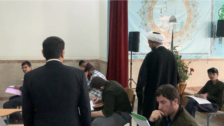 برگزاری  آزمون‌ اعطای مدرک تخصصی به حافظان قرآن آذربایجان غربی 
