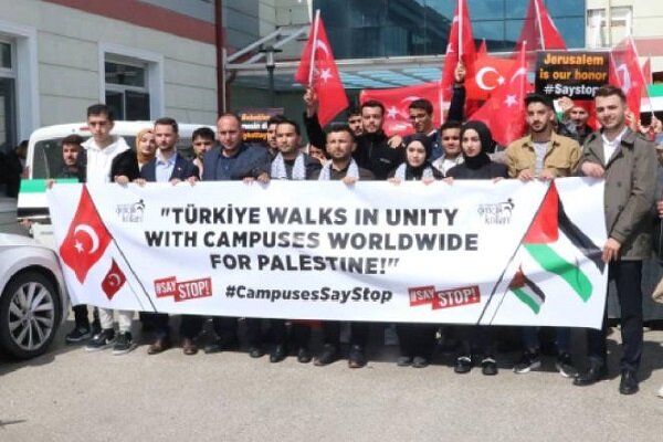 Yozgat'ta üniversite öğrencileri ABD'deki Filistin eylemlerine destek verdi Yozgat'ta üniversite öğrencileri ABD'deki Filistin eylemlerine destek verdi