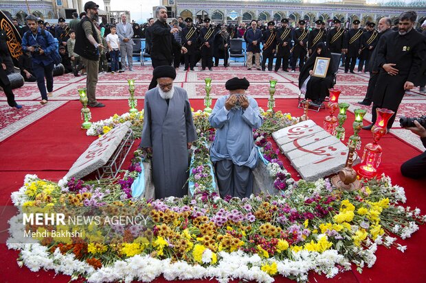 تدفین دو شهید گمنام در مسجد مقدس جمکران