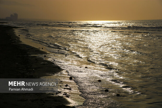 بحران پسروی آب <a class='tagColor' href='/Tags/Archive/دریای خزر'>دریای خزر</a>؛ تهدیدی جدی برای اقتصاد و محیط زیست شمال کشور