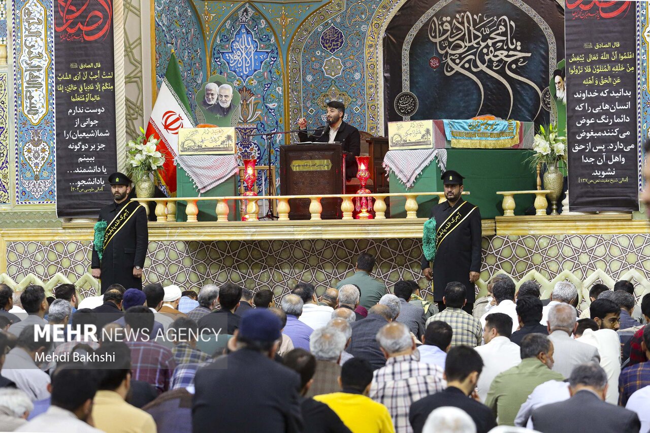 مردم قم با ۲ شهید گمنام دوران دفاع مقدس وداع کردند