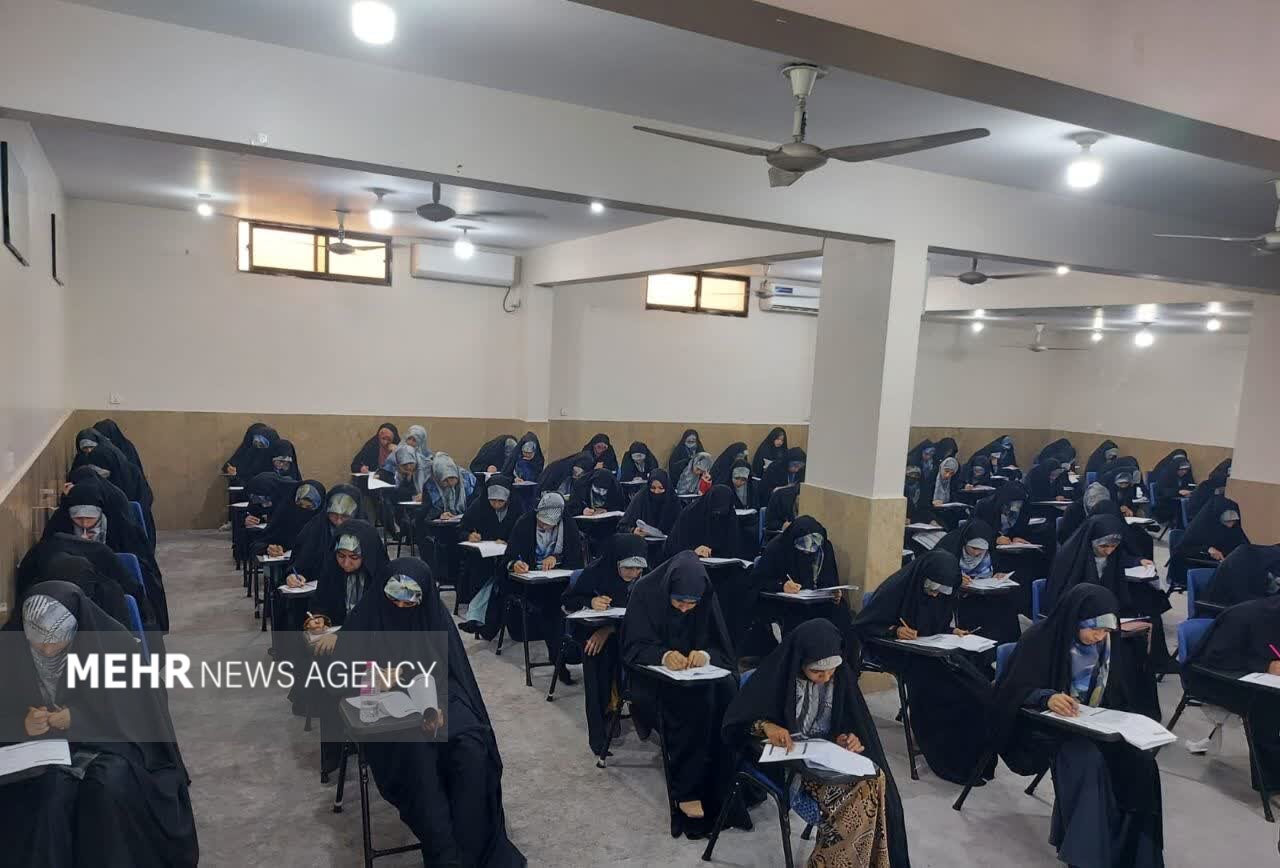 پاکستان، یوم استاد کے موقع پر مدارس کے طلباء کے درمیان کوئز مقابلہ+ تصاویر