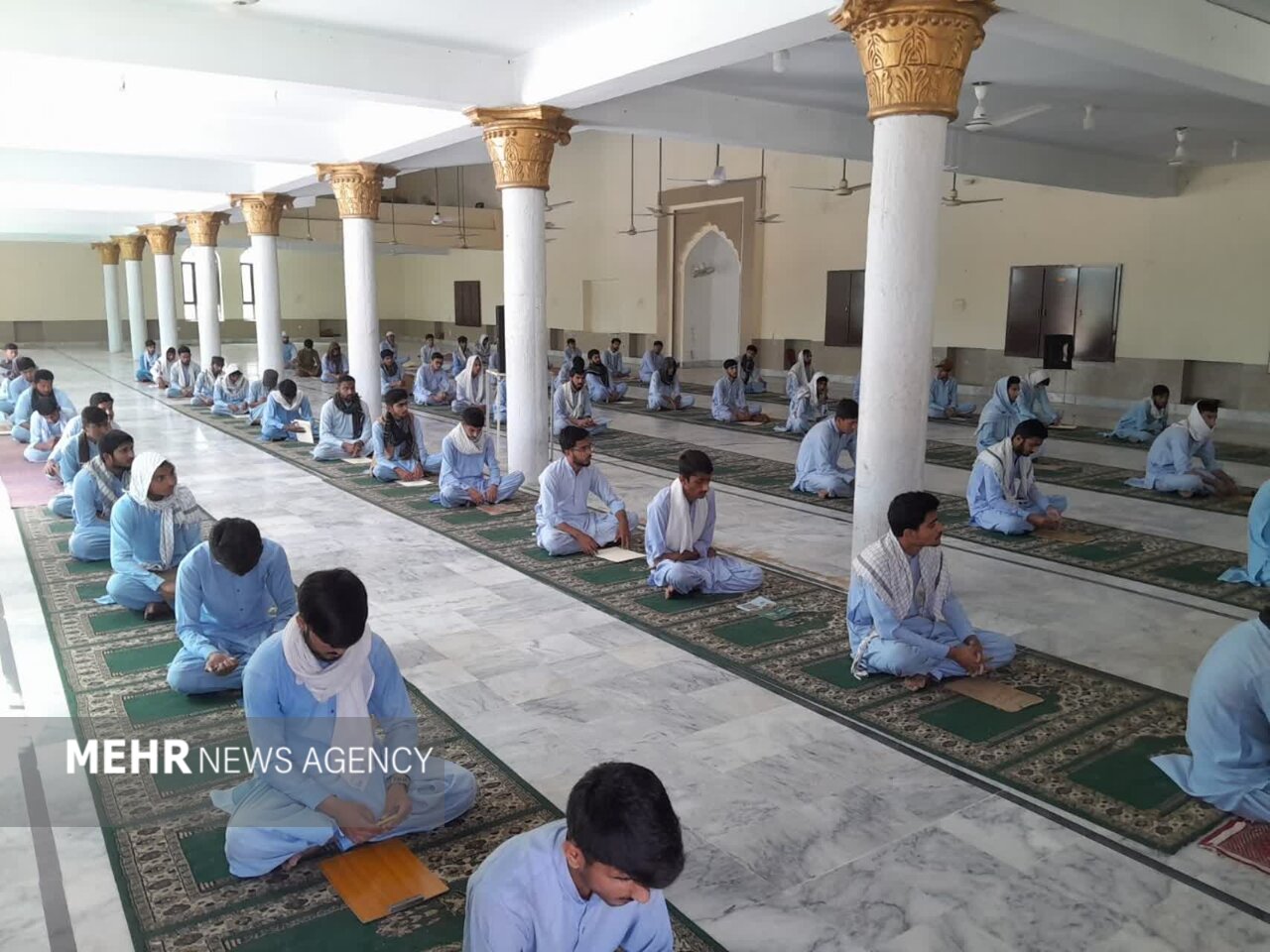 پاکستان، یوم استاد کے موقع پر مدارس کے طلباء کے درمیان کوئز مقابلہ+ تصاویر