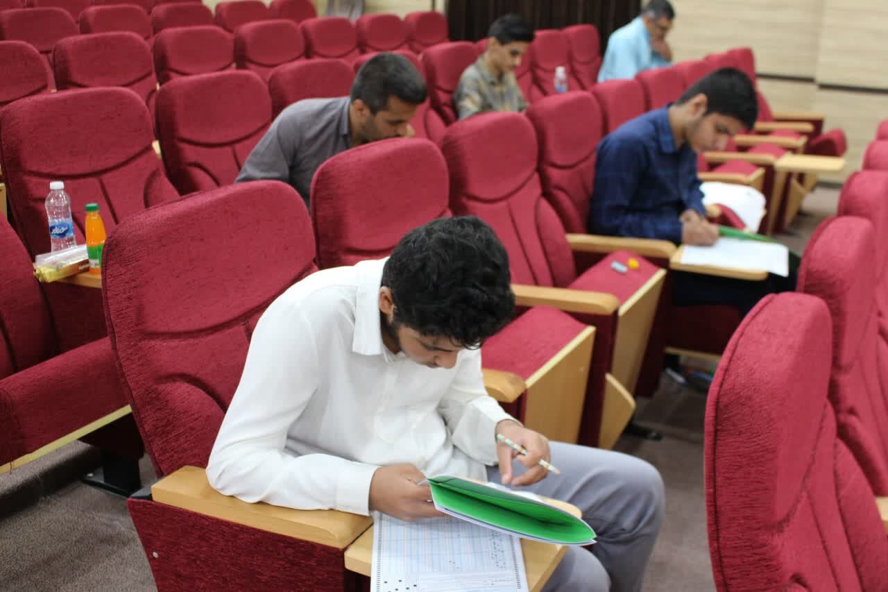 نوزدهمین آزمون اعطای مدرک به حفاظ قرآن در بوشهر برگزار شد