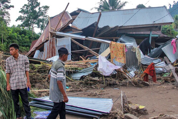 Flooding, landslides kill 7 in eastern Indonesia