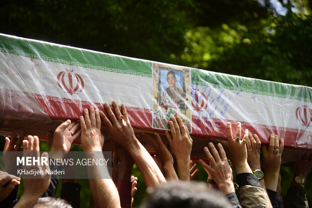 تشییع پیکر شهدای تازه تقحص شده دفاع مقدس در اصفهان