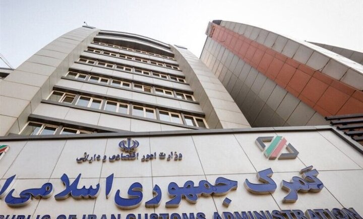 ممانعت گمرک پاکستان از تخلیه 300 دستگاه تانکر گاز ایران