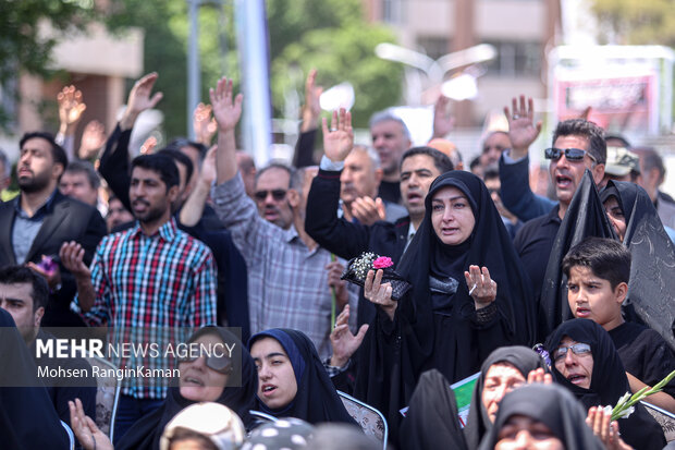 تشییع پیکر یک شهید گمنام دفاع مقدس در پارک فناوری و نوآوری صنعت نفت