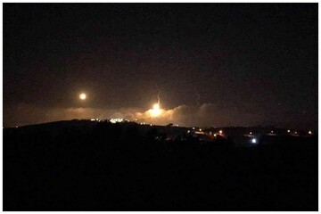 حملات بامدادی به جنوب لبنان/ اسرائیل حومه «ناقوره» را بمباران کرد