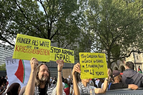 Berlin'de Filistin'e destek olmak için toplandılar