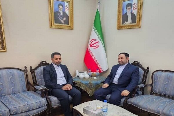 مناقشات ثنائية تجمع بين سفير إيران في سوريا وأمين المنظمة الشبابية لحقوق الإنسان الإيراني