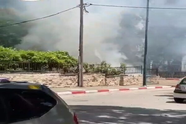 حزب الله با دهها موشک کاتیوشا و فلق، کریات شمونا را به آتش کشید