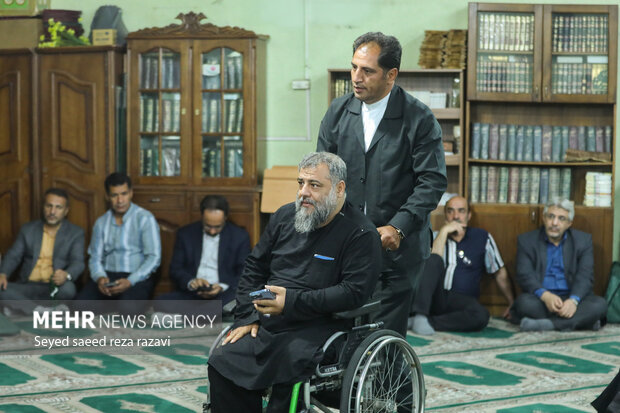 جلسه ماهیانه جمعیت قمیهای مقیم تهران جلسه ماهیانه جمعیت قمیهای مقیم تهران