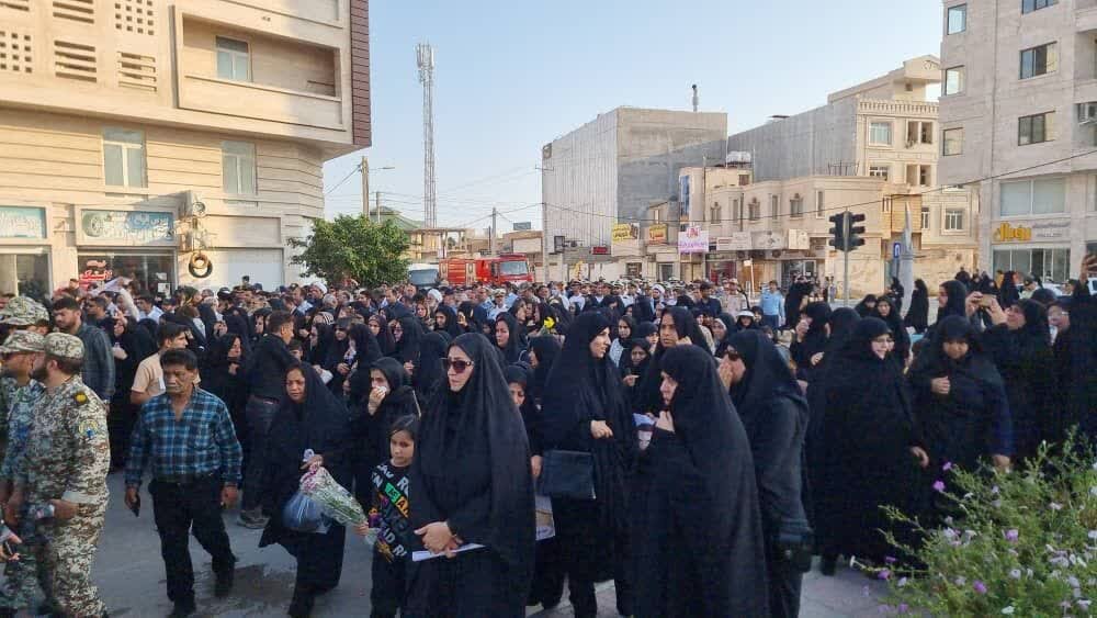 مراسم تشییع پیکر مطهر شهید «مرتضی غلامی» در گناوه برگزار شد