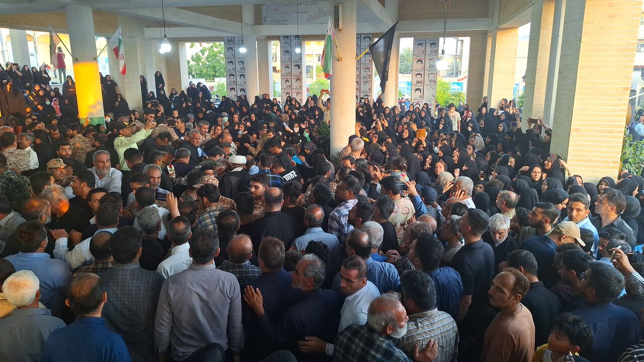 مراسم تشییع پیکر مطهر شهید «مرتضی غلامی» در گناوه برگزار شد