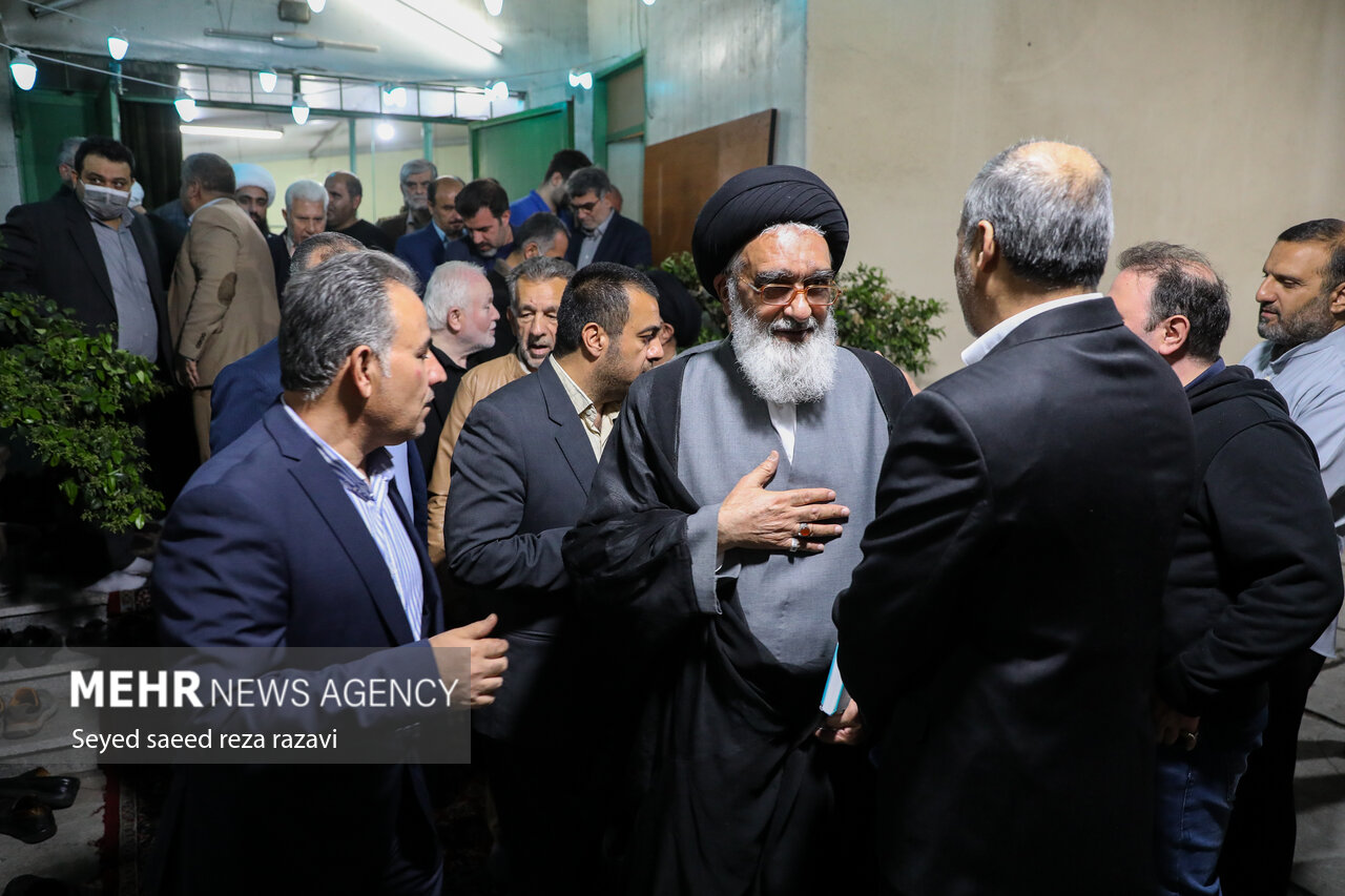 جلسه ماهیانه جمعیت قمی‌های مقیم تهران