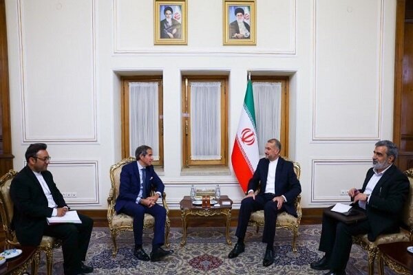 IAEA chief meets with FM Amir-Abdollahian in Tehran 