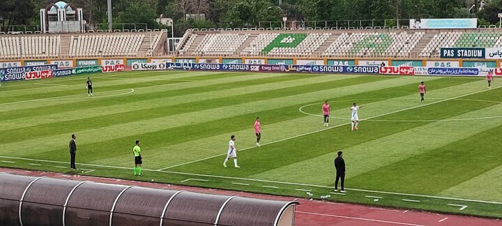 تقدیر از سرمربی پیشین با چاشنی احتیاط برای بازیکنان