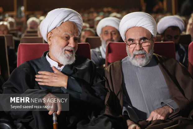 آیین رونمایی از کتاب «رضای انقلاب»