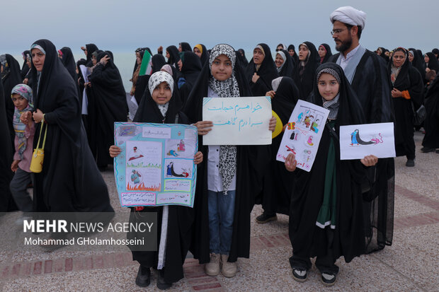 راهپیمایی در حمایت از خانواده و فرهنگ عفاف و حجاب در بوشهر