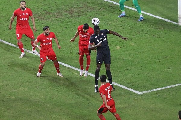 اولین دربی فوتبال ایران در فصل جدید؛ آزمون دشوار صدرنشین در اهواز