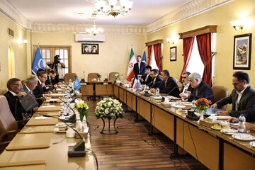 رئيس منظمة الطاقة الذرية الايرانية يلتقي مع غروسي في أصفهان