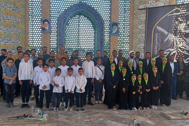 جشنواره تئاتر بچههای مسجد در زادگاه وحشی بافقی افتتاح شد جشنواره تئاتر بچههای مسجد در زادگاه وحشی بافقی افتتاح شد