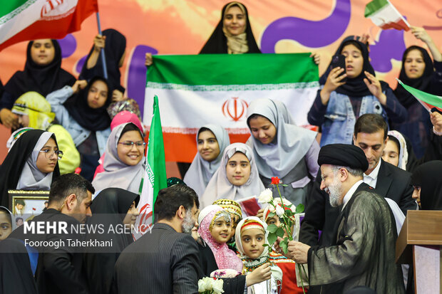 حجت الاسلام سید ابراهیم رئیسی رئیس جمهور در جشن بزرگ «دختران آرمانی»