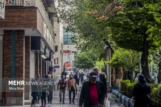 تبلیغات دور دوم مجلس شورای اسلامی در تبریز در ایستگاه پایانی